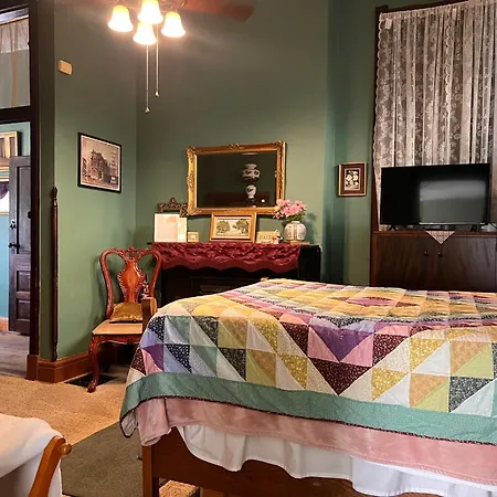 Mansion On The Mile B&B-2