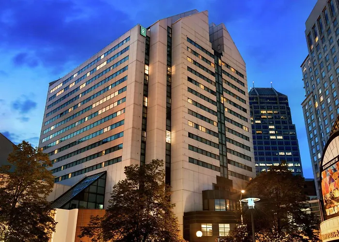 Self catering: Embassy Suites By Hilton Indianapolis Downtown